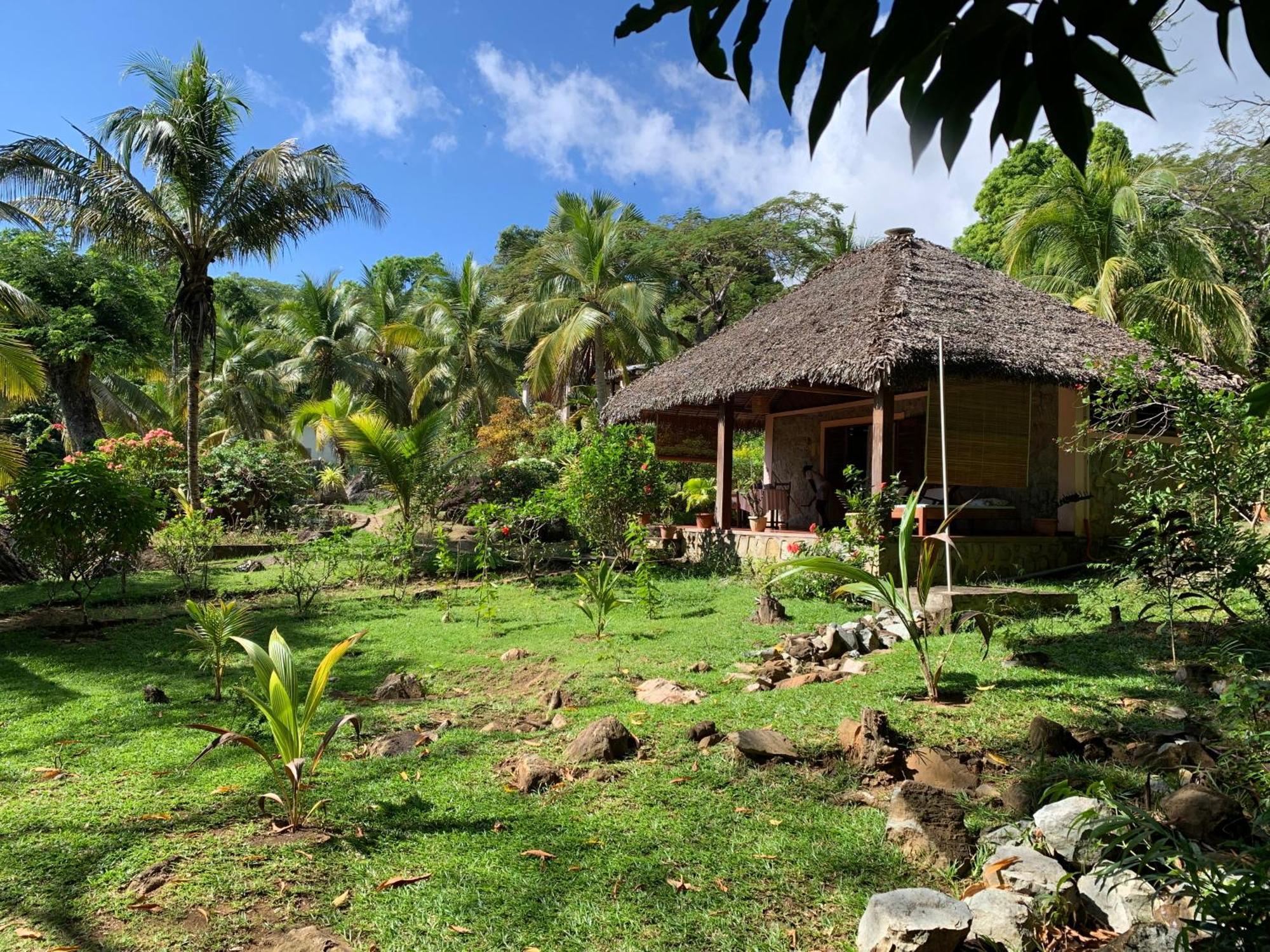 Bed and Breakfast Les Jardins D'Ankify Andimaka Exterior foto