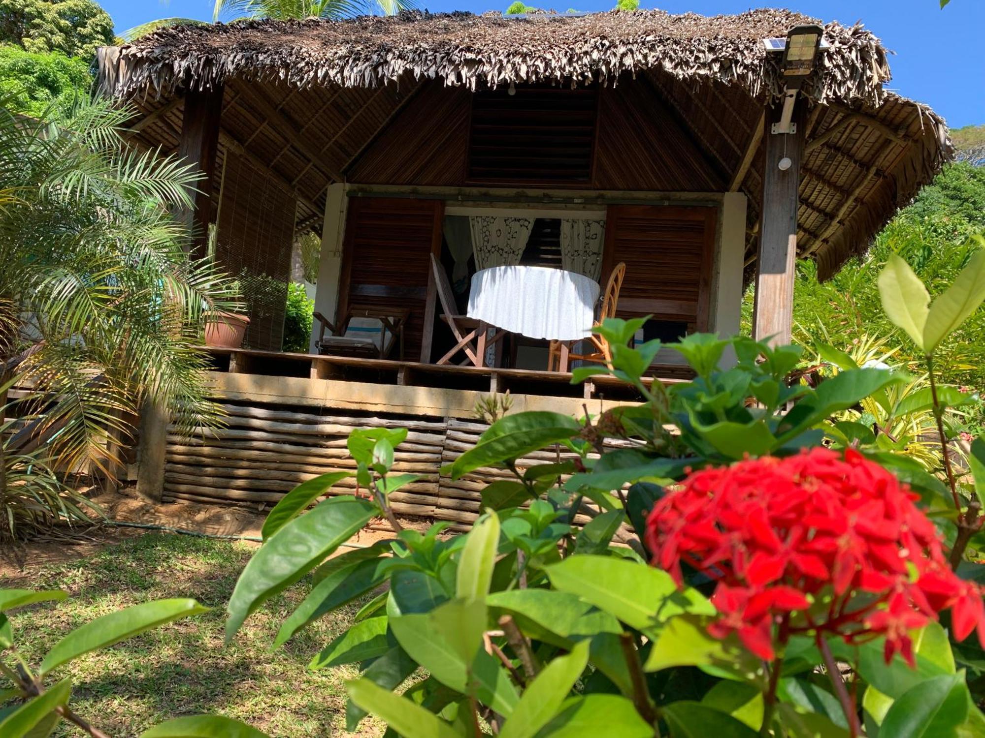 Bed and Breakfast Les Jardins D'Ankify Andimaka Exterior foto